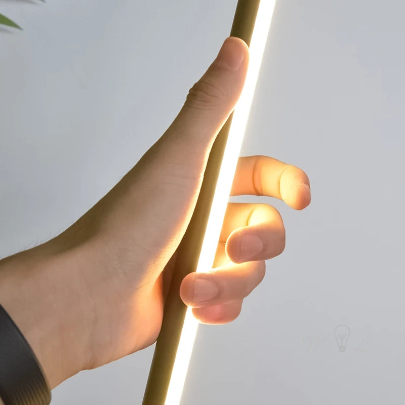 Minimalistische Stehlampe "Nela"